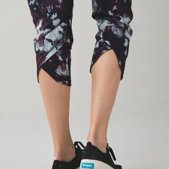 Lululemon cropped pants - Picture 2 of 6